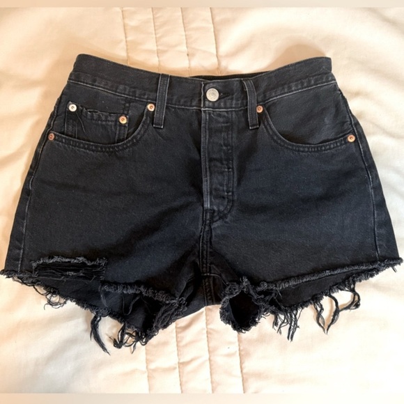 Levi's 501 Black Frayed Jean Shorts - Picture 7 of 7